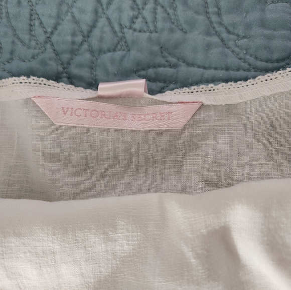 Victoria Secret Sleepwear Size L - Picture 5 of 7
